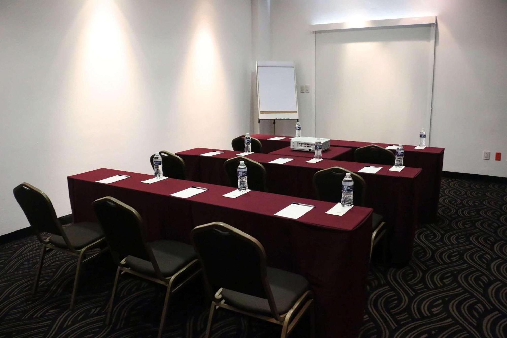 Radisson Poliforum Plaza Hotel Leon Bagian luar foto