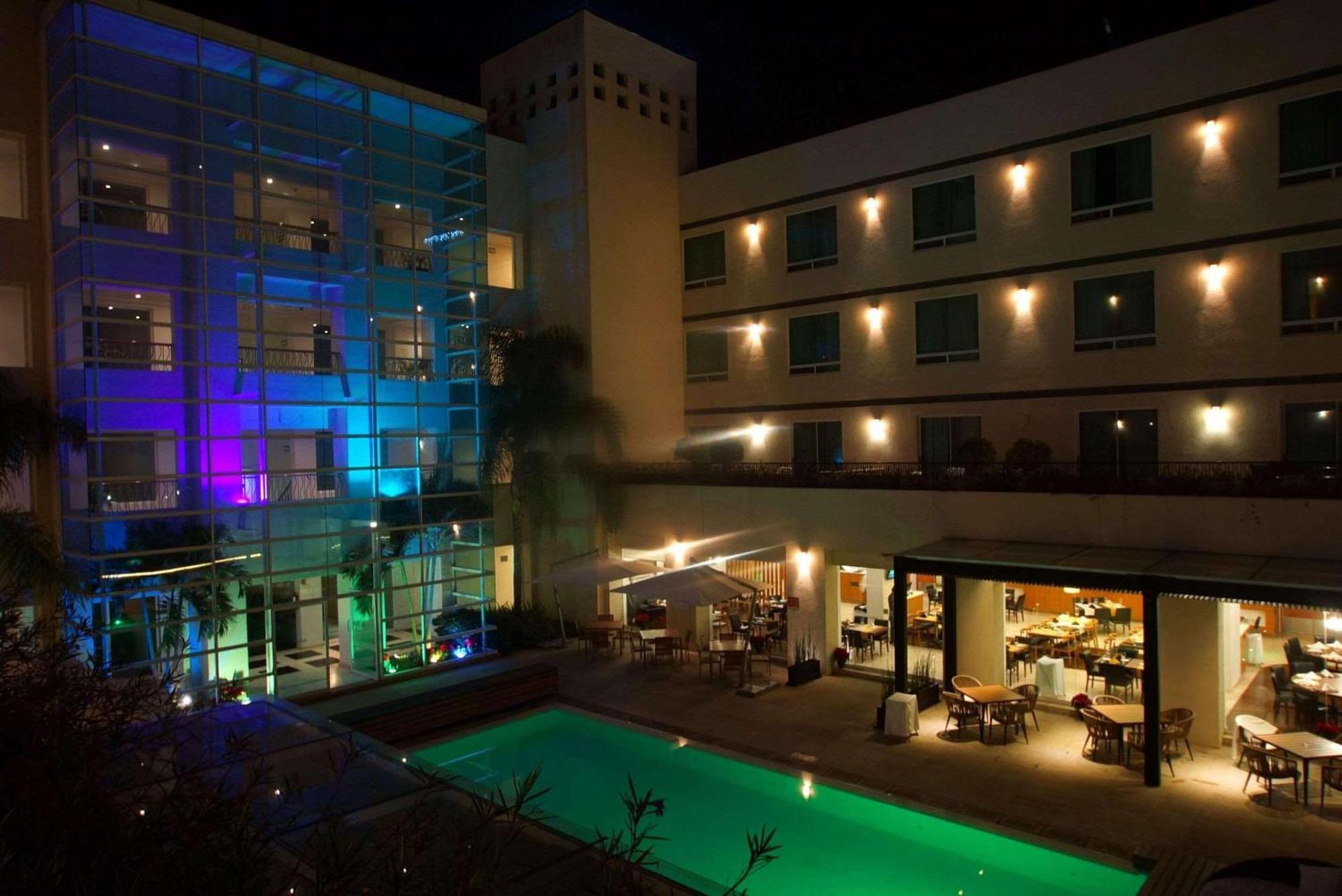 Radisson Poliforum Plaza Hotel Leon Bagian luar foto