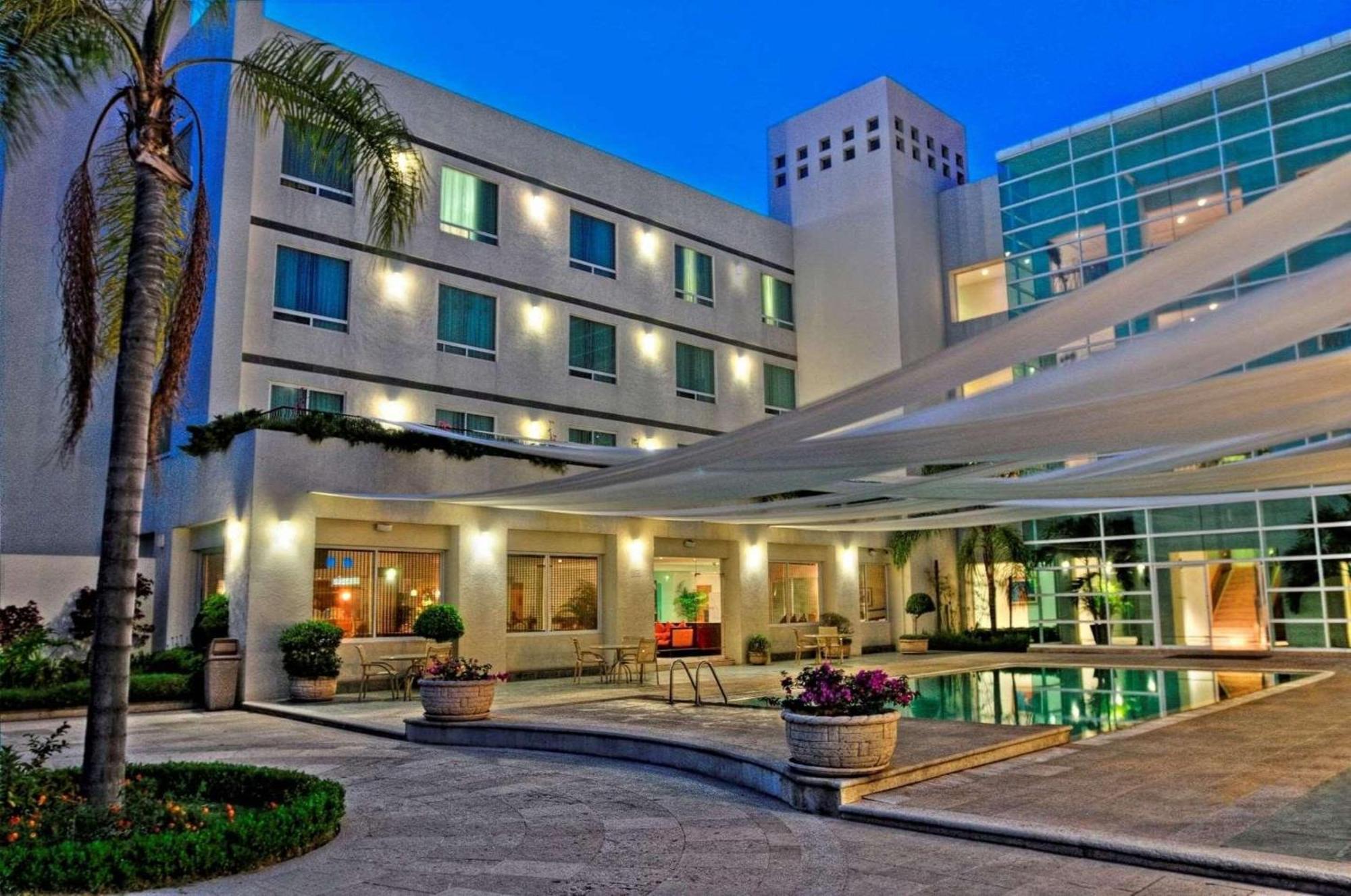 Radisson Poliforum Plaza Hotel Leon Bagian luar foto